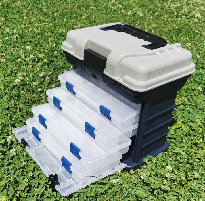 Рибарски куфар с включени 4 кутии и горно отделение