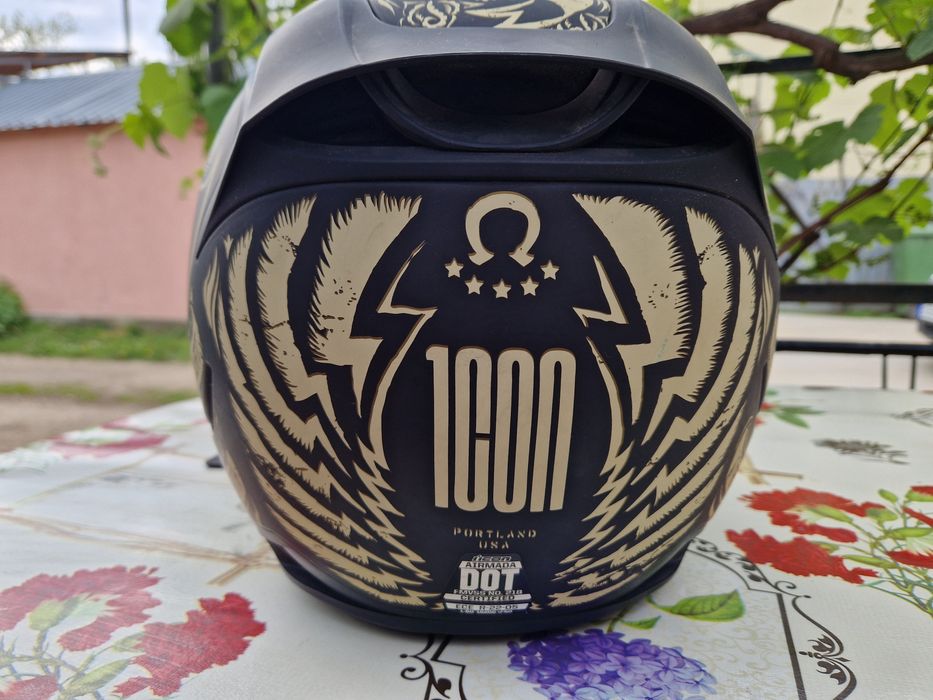 Cască ICON  aniversară