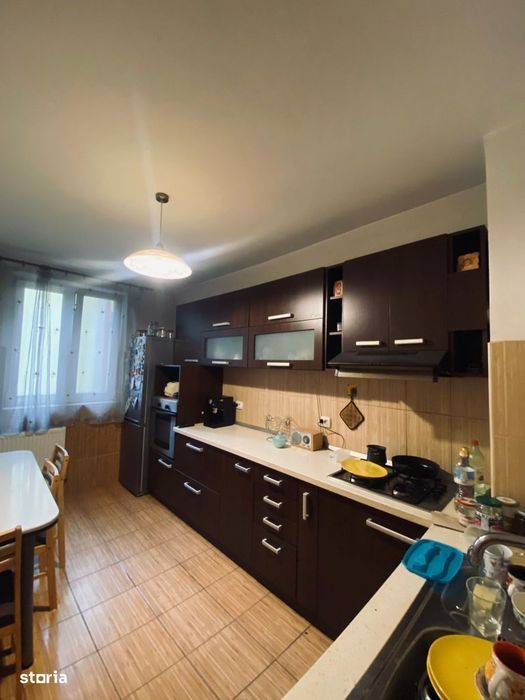 Apartament 4 camere de inchiriat Oradea