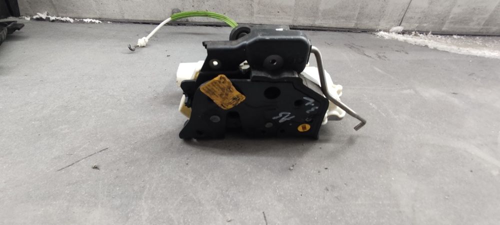 Задна лява брава за Audi a3 8p