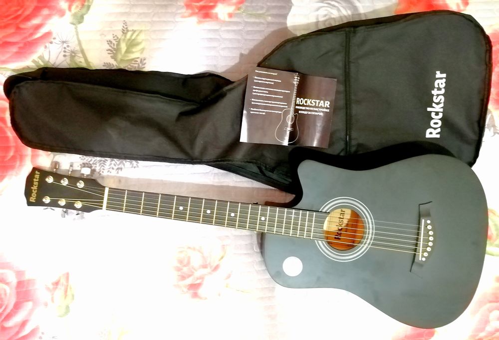 Гитара шестиструнная