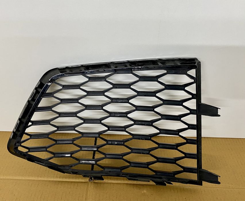 Grila de ghidare aer negru-lucioasa Audi RSQ3 8U 8U0807682M T94
