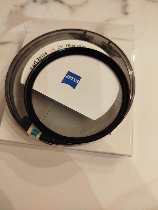 ПРОДАВАМ фото филтър HOYA  CIR-PL 77mm, и ZEISS UV 77mm,