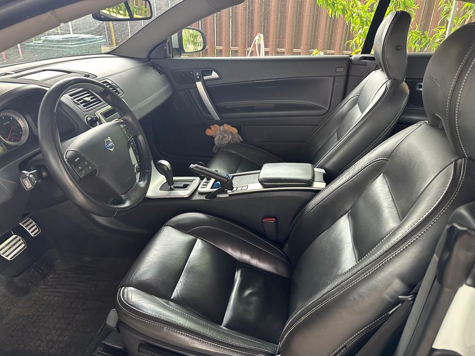 Volvo C70 Inscription facelift impecabil — D4 (177cp), automat, 2012