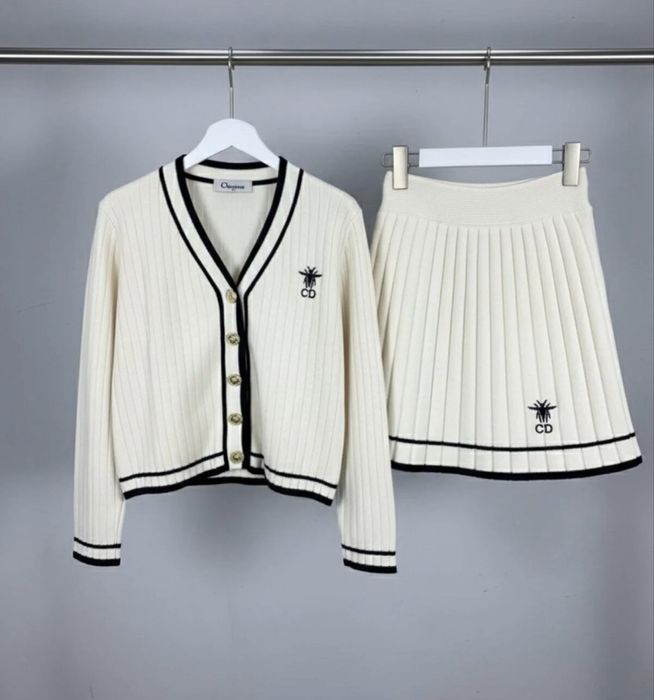 Уникален чисто нов комплект от две части