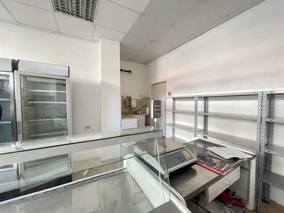 Дава се под наем Магазин в Трявна - 40 кв.м за 204 € - Снимка #1