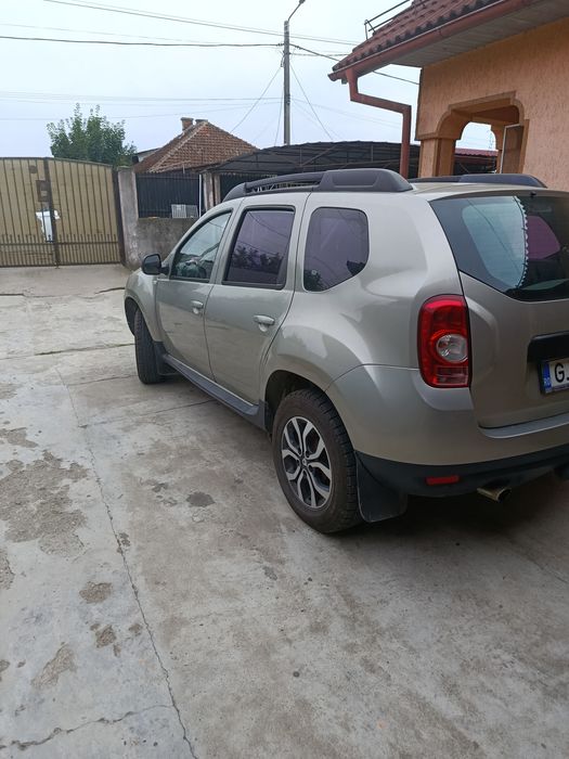 Vând Dacia Duster Benzina