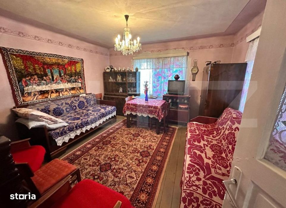 Casa cu 2 camere, 141 mp, 690 mp teren,  Petrestii de Mijloc