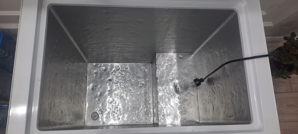 Продам морозильник Elenberg