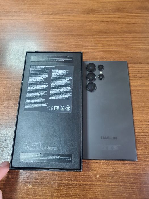 Продам телефон Самсунг с 24 ультра