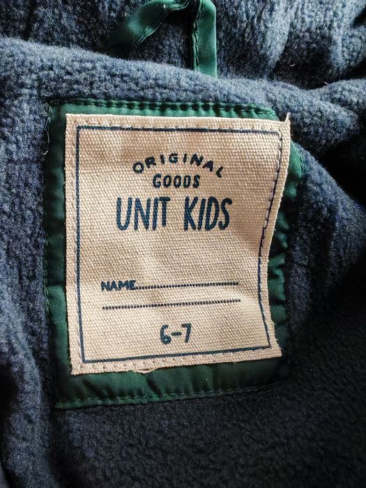 Продавам два броя детски зимни якета, размер 6-7 год