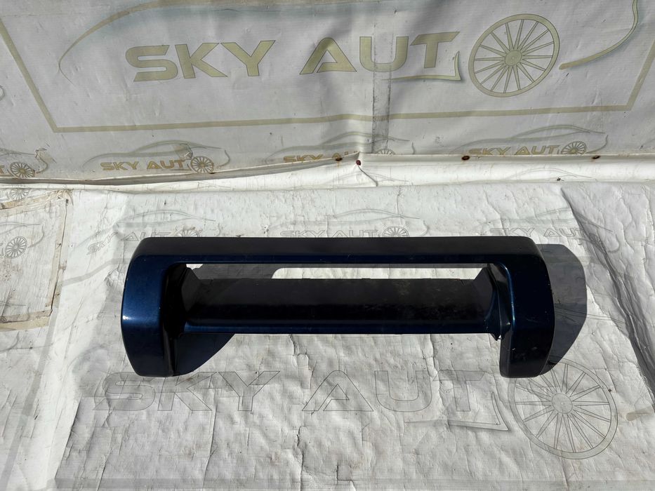 Centru bara fata Mitsubishi Pajero dupa 1997 cod MR313085