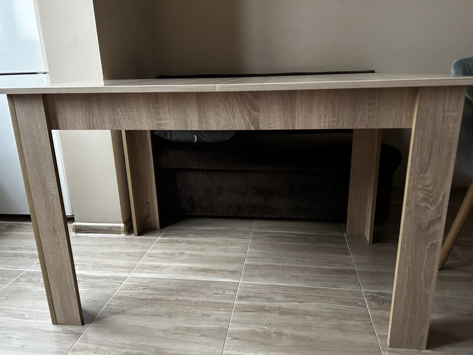 Трапезна маса разтегателна