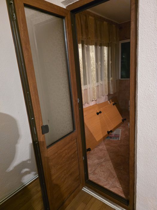 Vand usi interior 200 lei buc