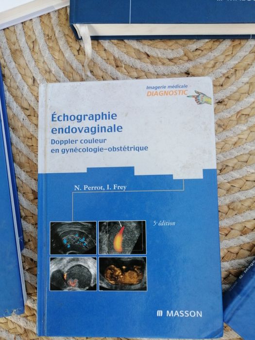 Vând carti de specialitate Obstetrica Ginecologie literatura franceza
