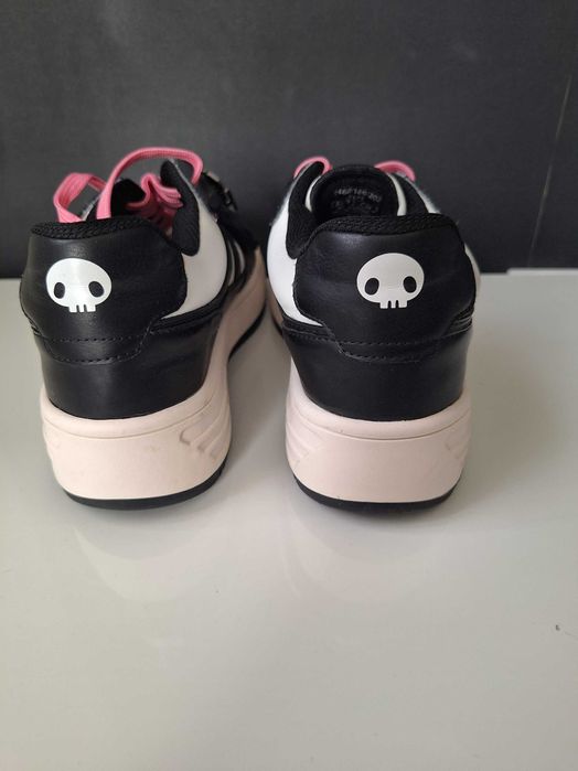 Кецове от Bershka с Kuromi