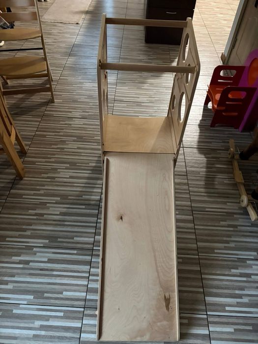 Leea learning tower/ turn leea multitask