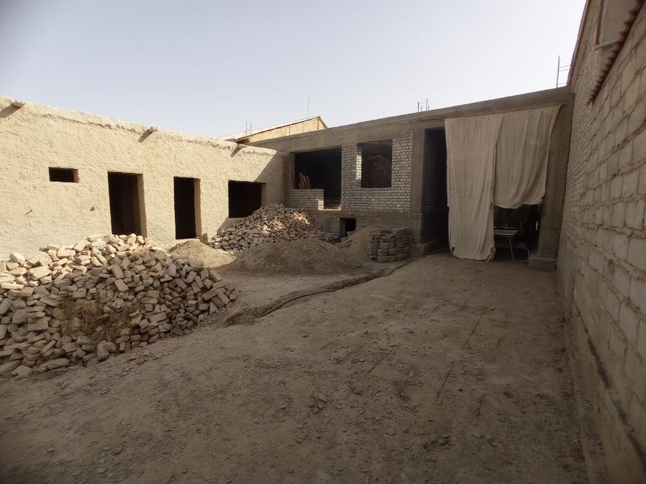 Hovli sotiladi Guliston 3