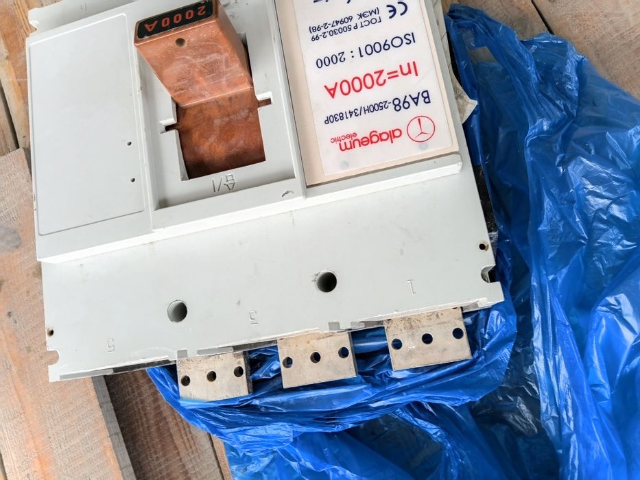 Автоматический  выключатель