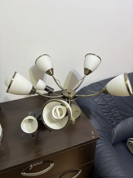 Lustre mai multe modele