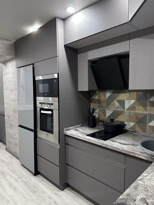 Сдам 1,5 ЕвроЛюкс на Пл.Республики