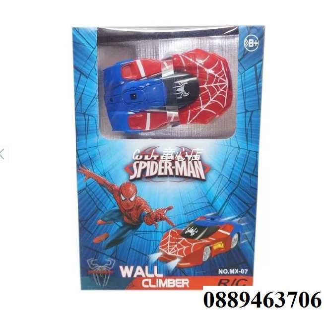 Кола на Спайдърмен движеща се по стени