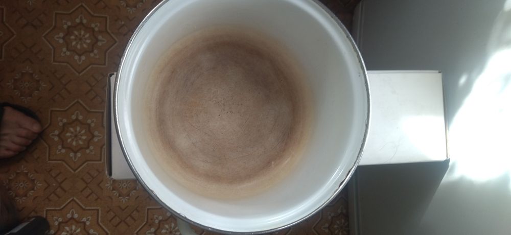 продам эмалированные кастрюли