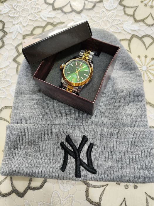 Шапка с часами комплект, для подарков, оптом