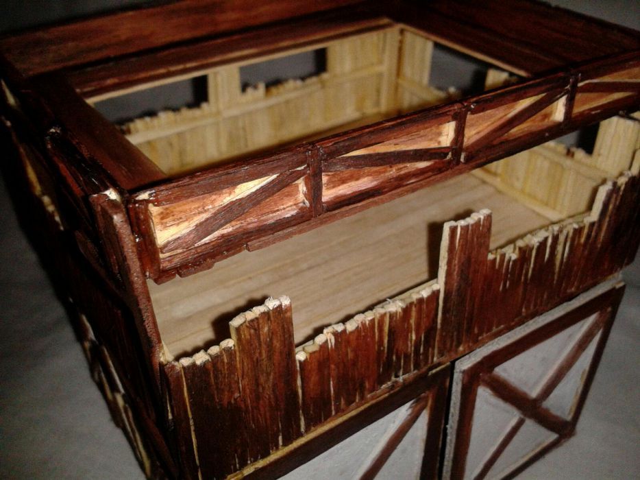 Macheta turn roman lemn cu magazie 1/72