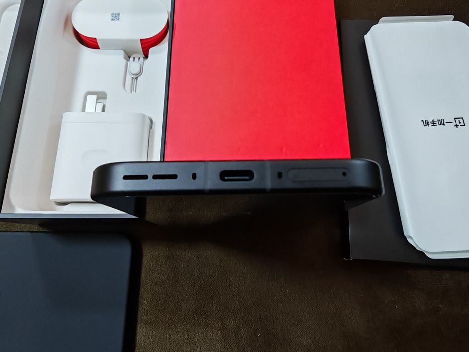 OnePlus 15 12/256 Глобален ром