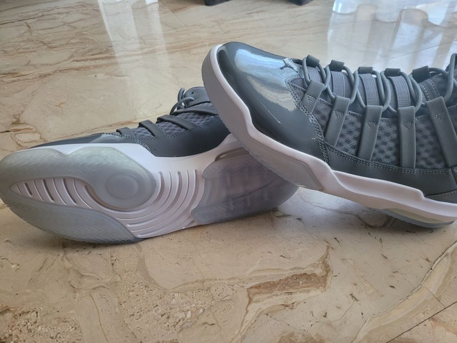 Jordan Max Aura Cool Grey