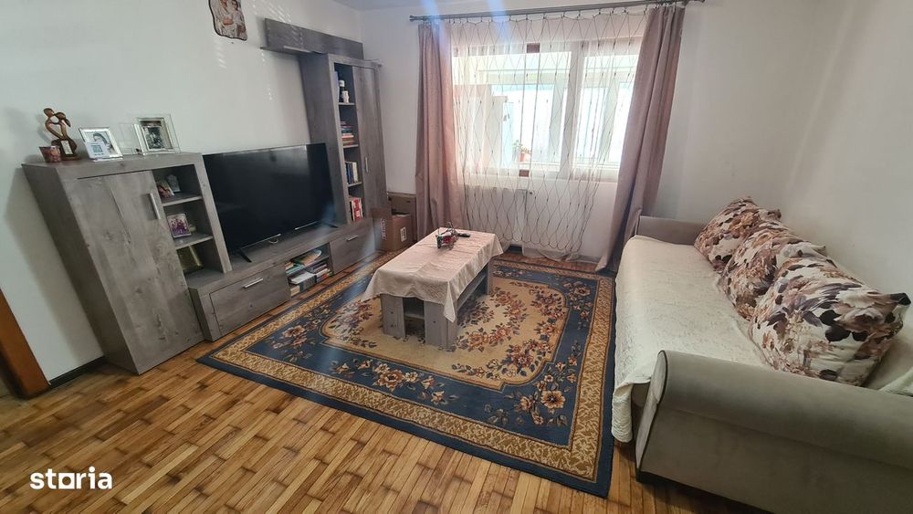 Apartament cu 2 camere de vânzare în Curtea de Argeș.