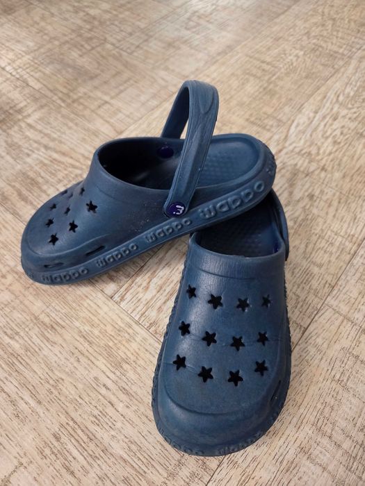Шлепки- сланцы ( кроксы) р35.