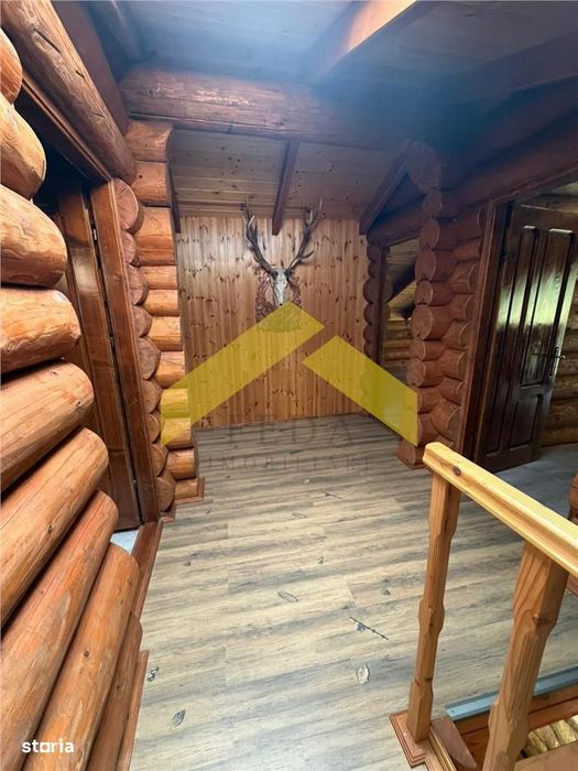 Cabana din piatra de codru si busteni pe Clisura Dunarii, Caraș-S
