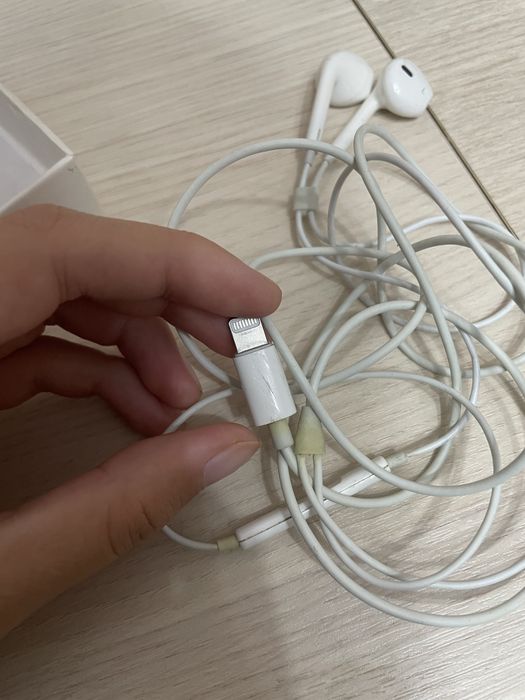 Оригинальные Apple EarPods Lightning | Б/у | С коробкой