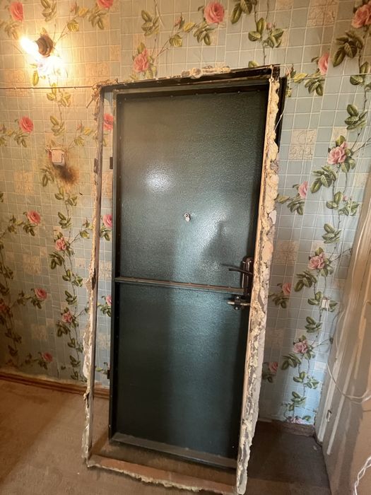Продам дверь железную