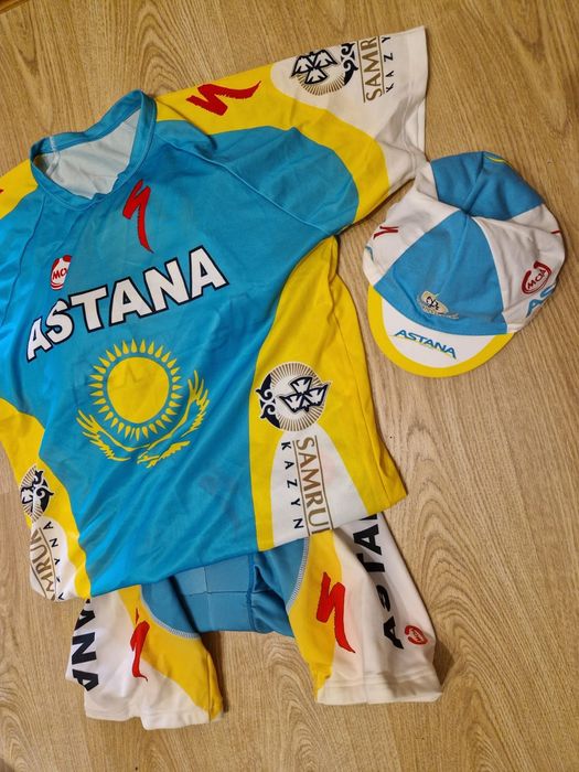 Велоформа команды ASTANA