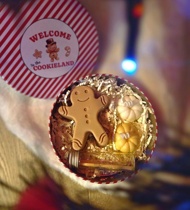 Коледна кутия със свещи