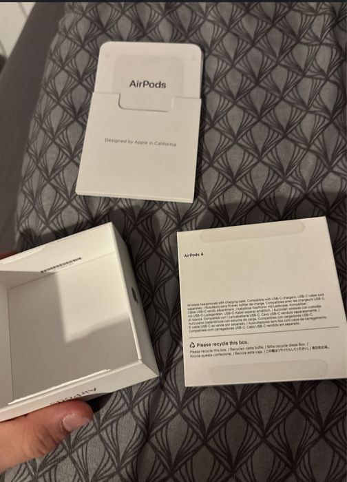 Air pods 4 in stare perfecta Empt.y bOx