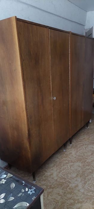 Кровать, шкаф, стол