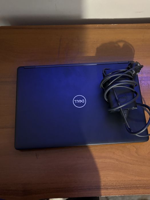 Лаптоп Dell Latitude 5490 – 16GB RAM, SSD, отлично състояние
