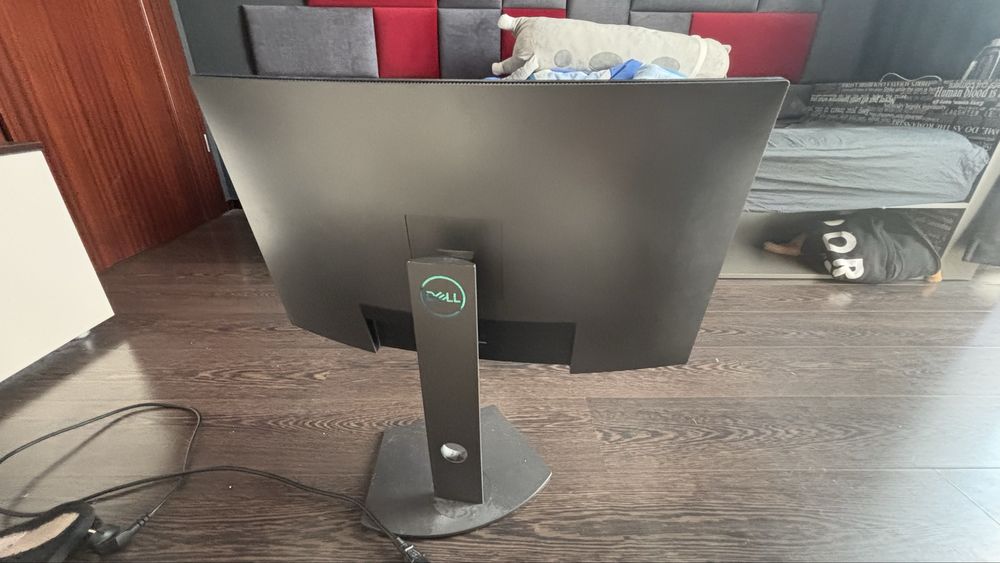 Monitor Dell curbat LED VA 31.5”, WQHD, Display Port, 165Hz, Freesync