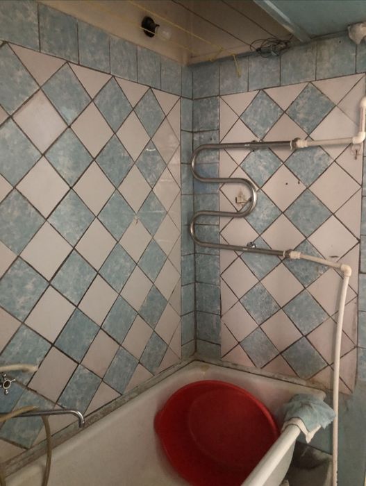 Ялангач массив ! Продаётся квартира 2/1/4 балкон 1.5×6