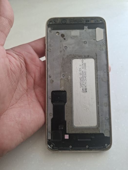 Samsung j6 ekran ekran yuqilsa ishlaydi