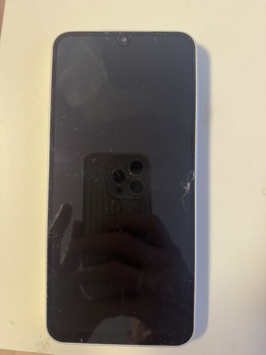 Бял почти нов Телефон Samsung A26