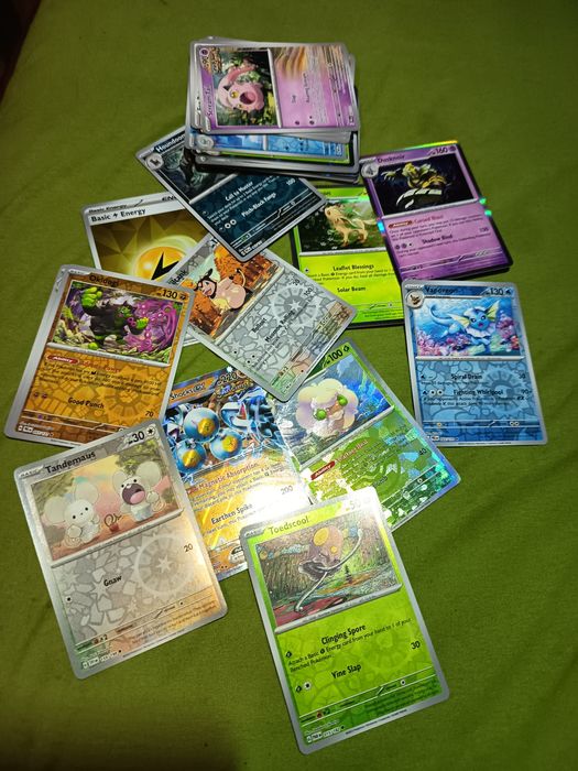 Carti Pokémon si Putin prismatic colectie tot ce vedeti in poze