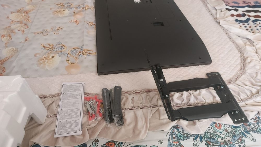 Установка кронштейн для телевизора