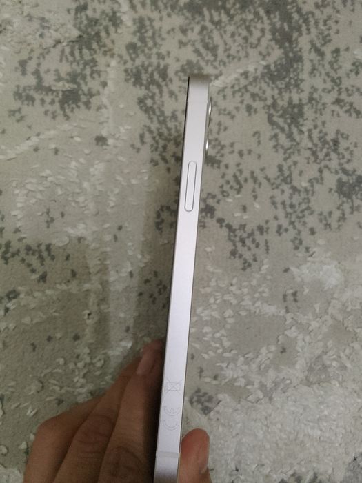 Айфон 12 сатылады