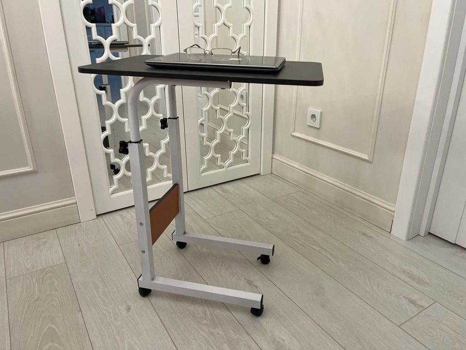 столы рабочие под ноутбук или парты