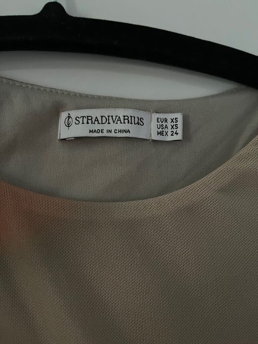 Stradivarius xs дълга рокля чисто нова